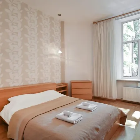 Spacious 82 M2 2 Bedroom Flat And Roof Terrace In The Heart Of شقة *