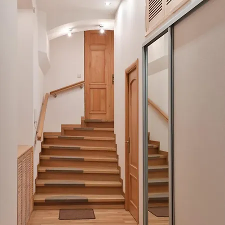 Spacious 82 M2 2 Bedroom Flat And Roof Terrace In The Heart Of شقة ريغا